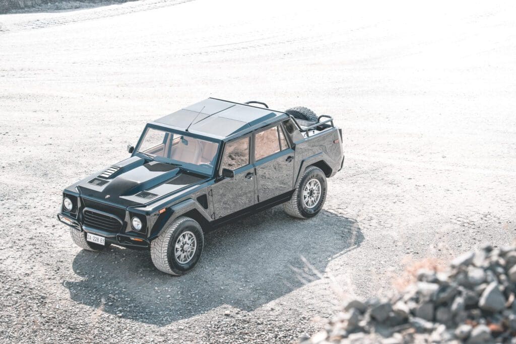 Lamborghini LM002 - MANIFY