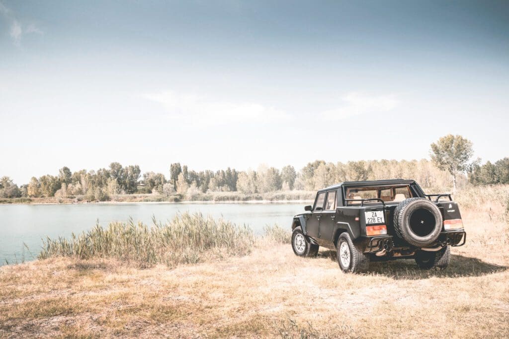 Lamborghini LM002 - MANIFY