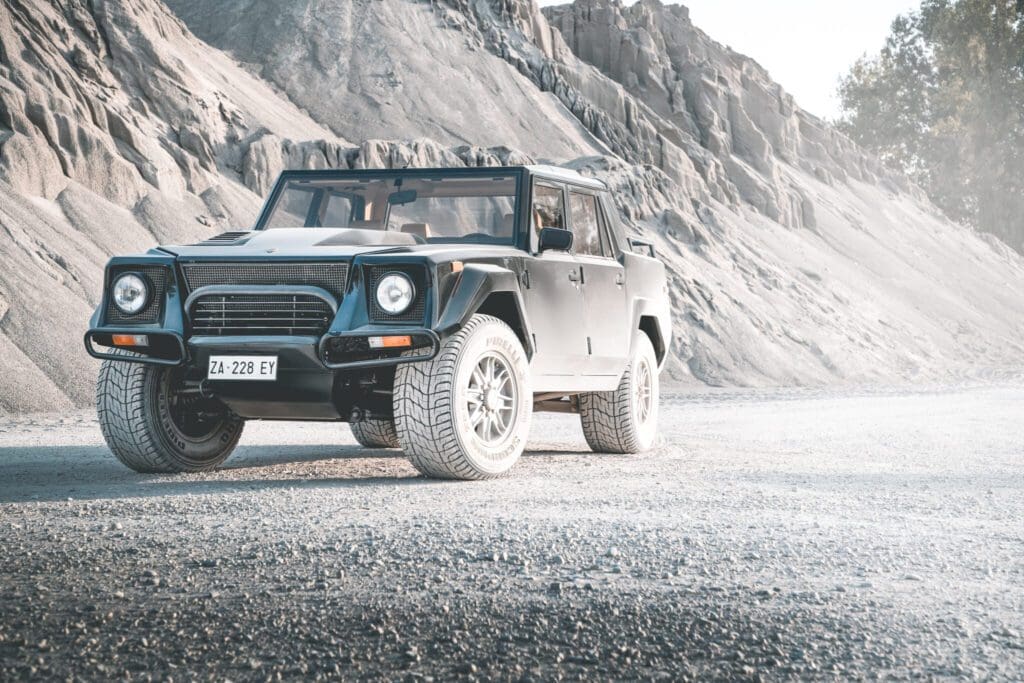 Lamborghini LM002 - MANIFY