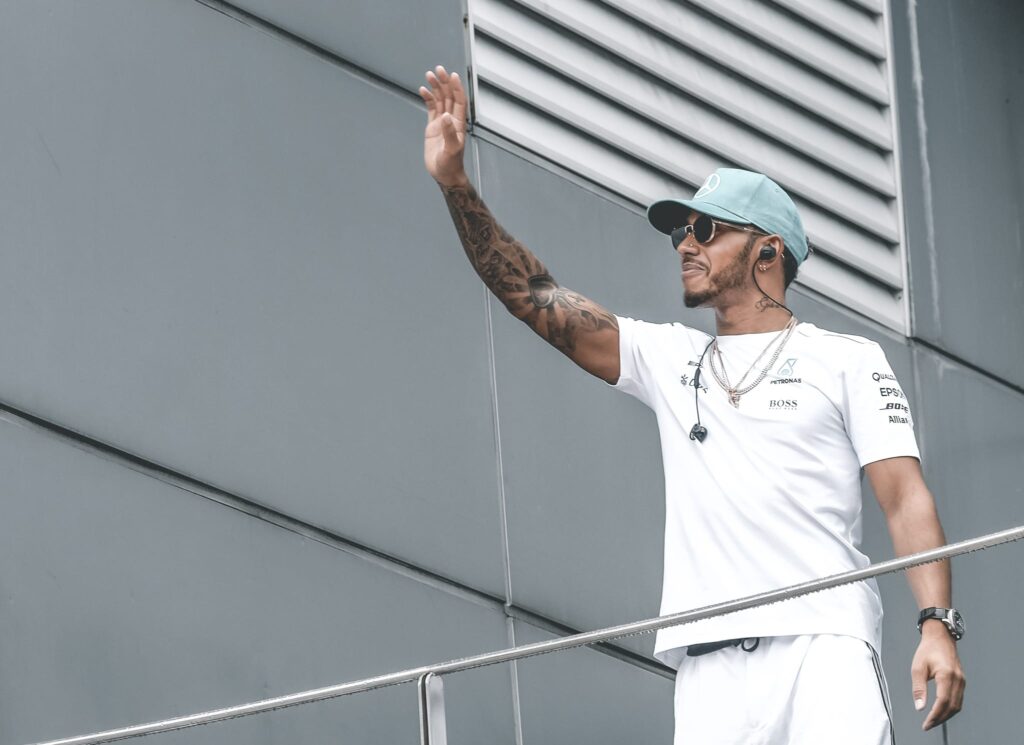 Lewis Hamilton is nu de allerbeste: zijn mooiste momenten op een rij