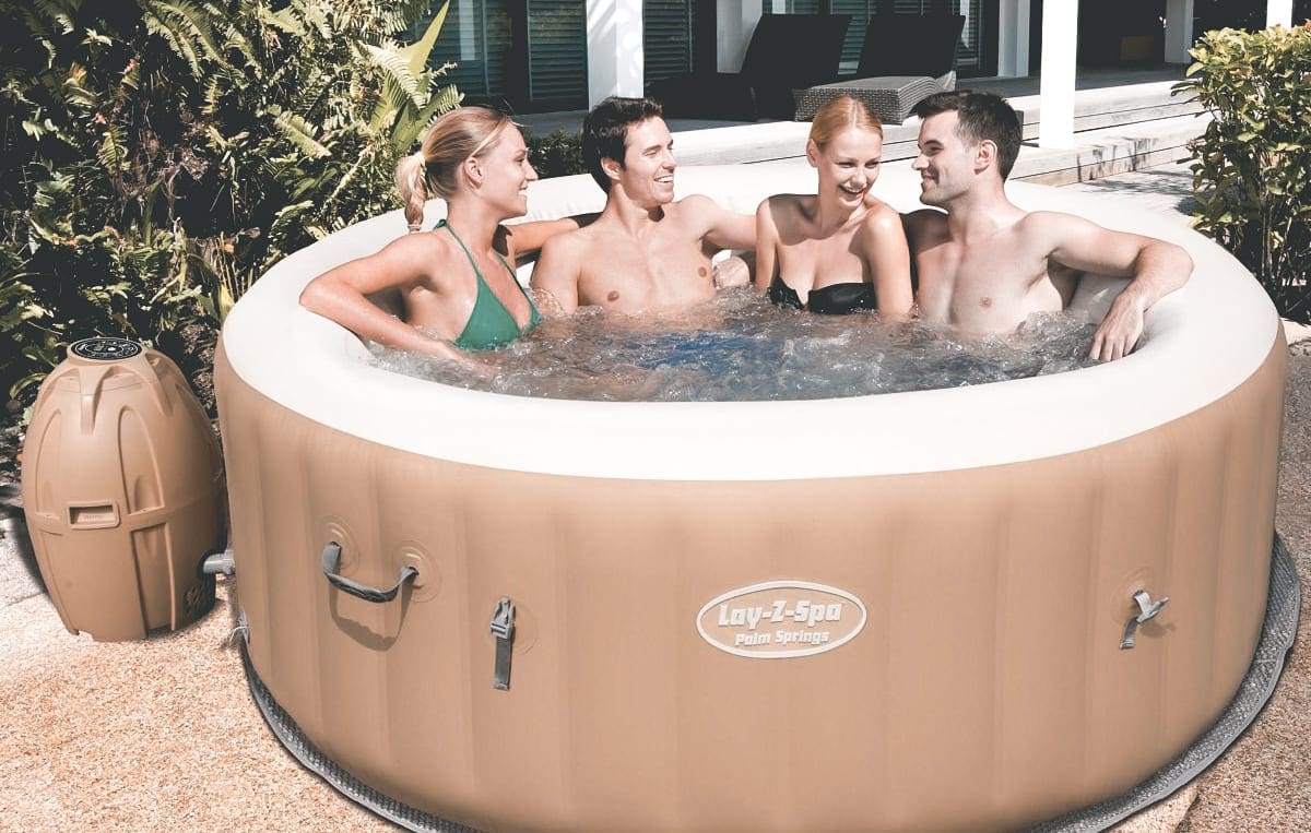 Lidl strikes again: luxe opblaasbare jacuzzi voor een heel fijn prijsje