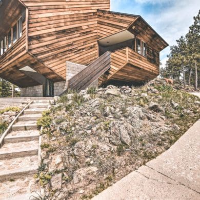 Airbnb, <strong>Airbnb Finds:</strong> arty architectonisch kunststukje op 2130 meter