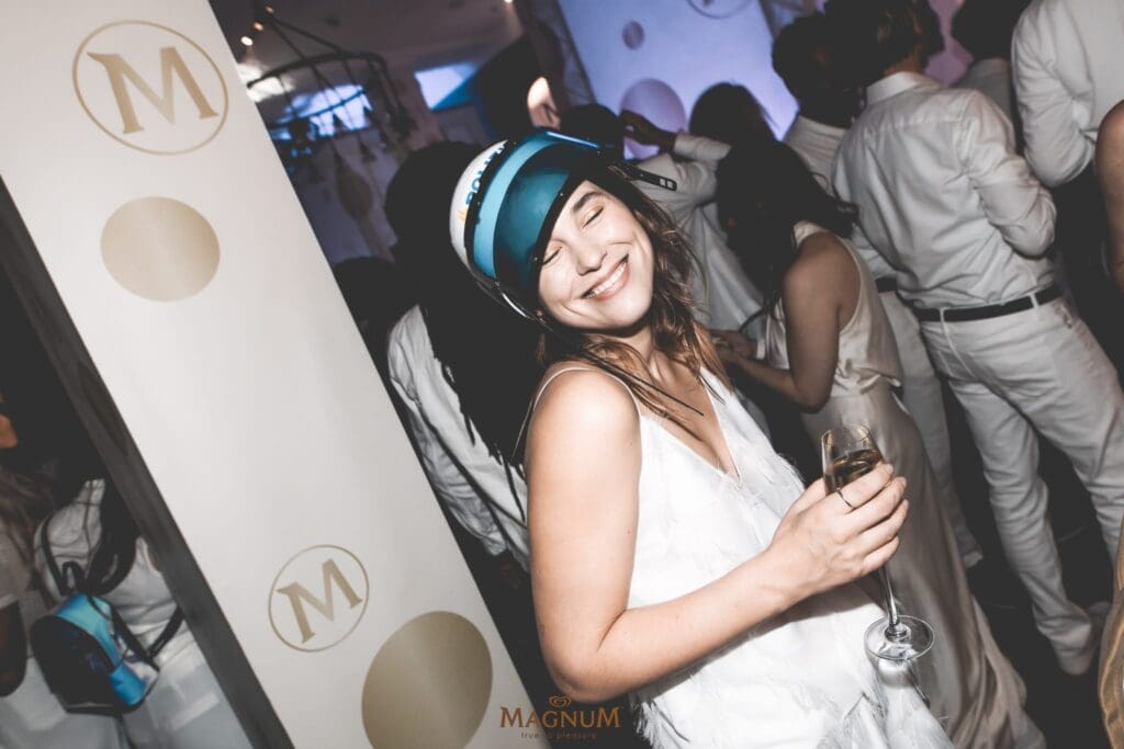 , Een sleep-over party met de mooiste vrouwen van Nederland