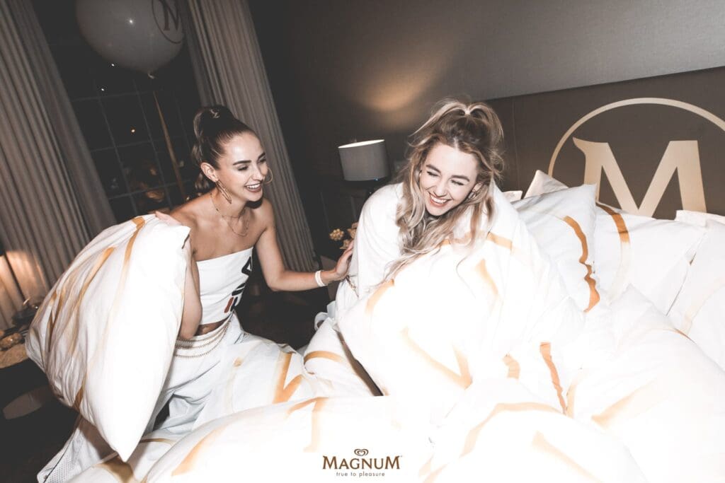 , Een sleep-over party met de mooiste vrouwen van Nederland