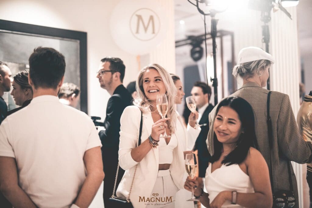 , Een sleep-over party met de mooiste vrouwen van Nederland
