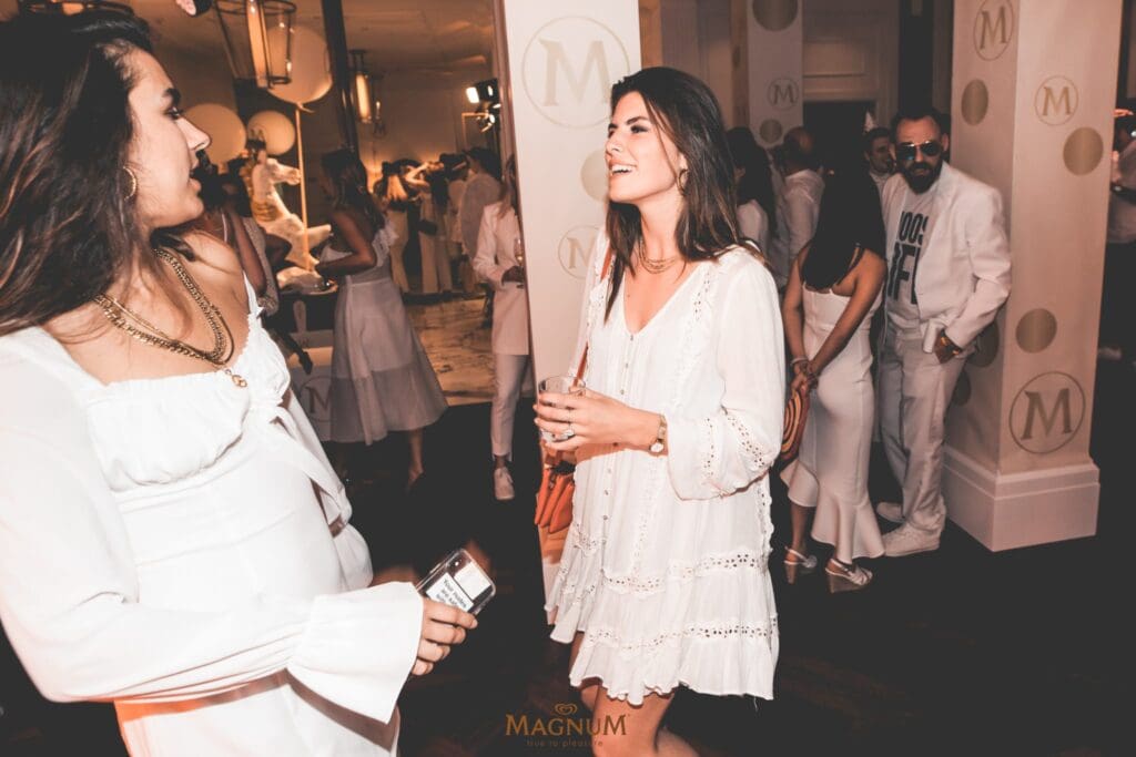 , Een sleep-over party met de mooiste vrouwen van Nederland