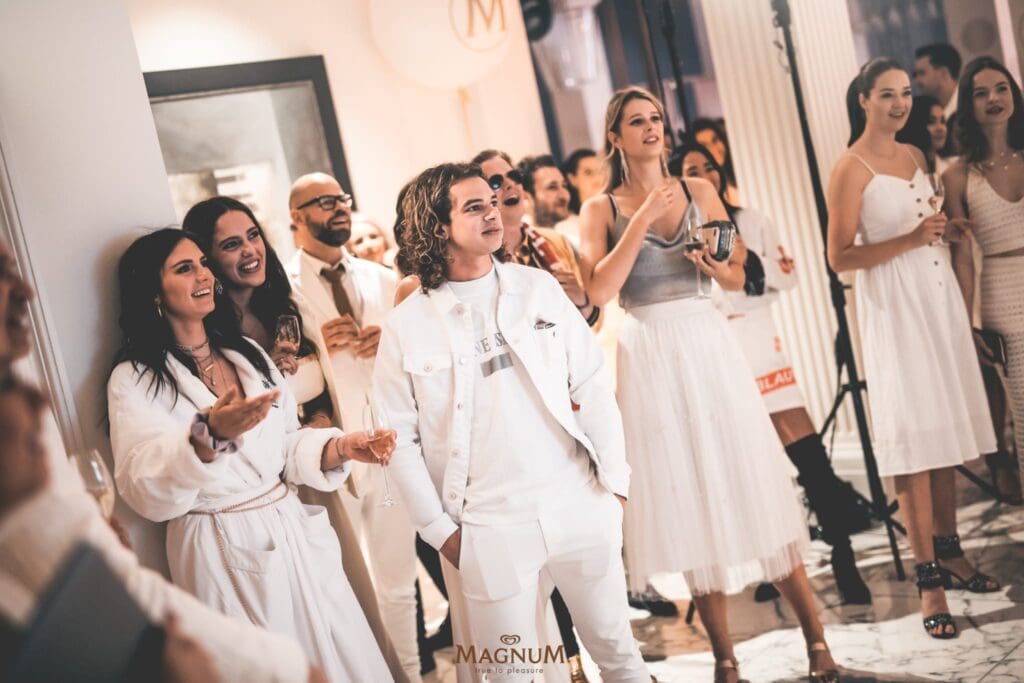 , Een sleep-over party met de mooiste vrouwen van Nederland