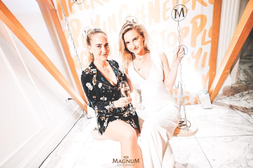 , Een sleep-over party met de mooiste vrouwen van Nederland