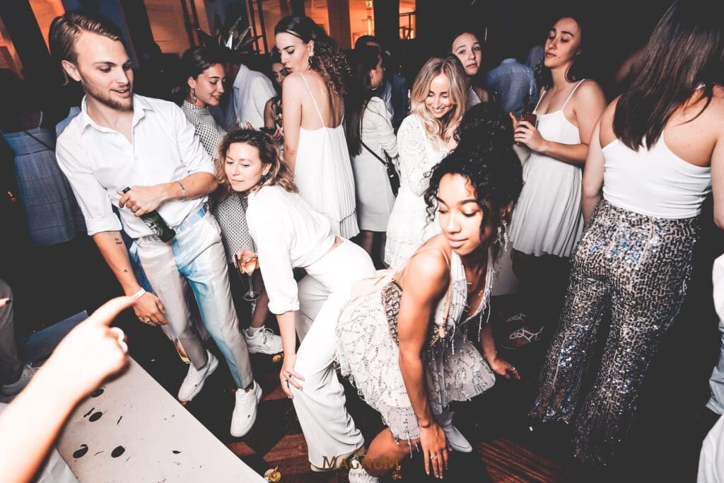 , Een sleep-over party met de mooiste vrouwen van Nederland