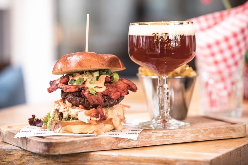 Zhū nian | Manify Burger