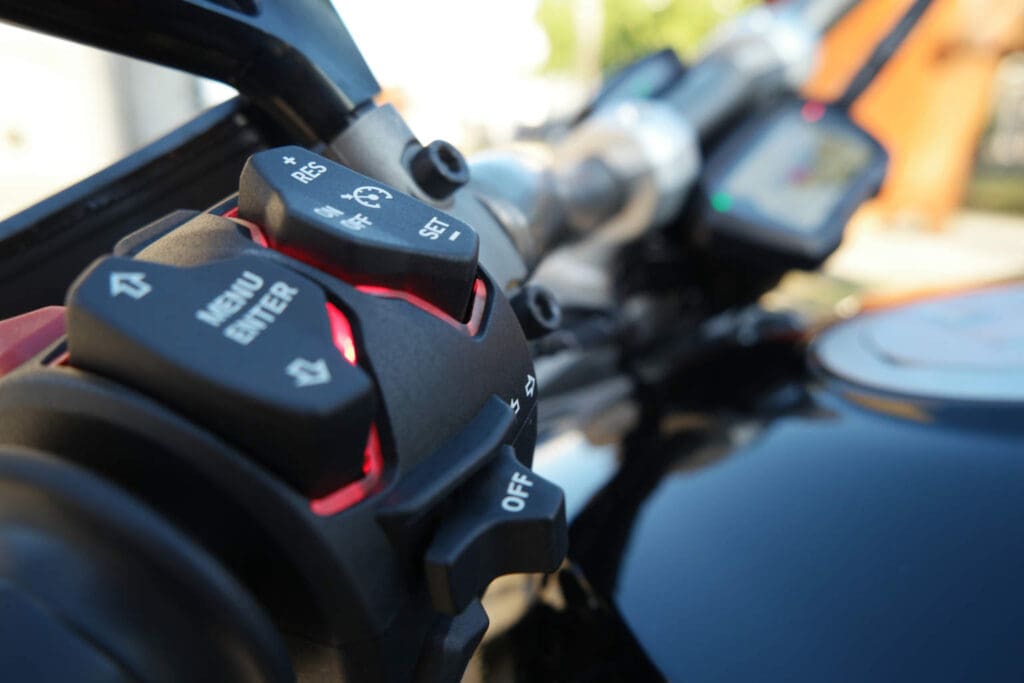 Manify Ducati_XDiavelS6