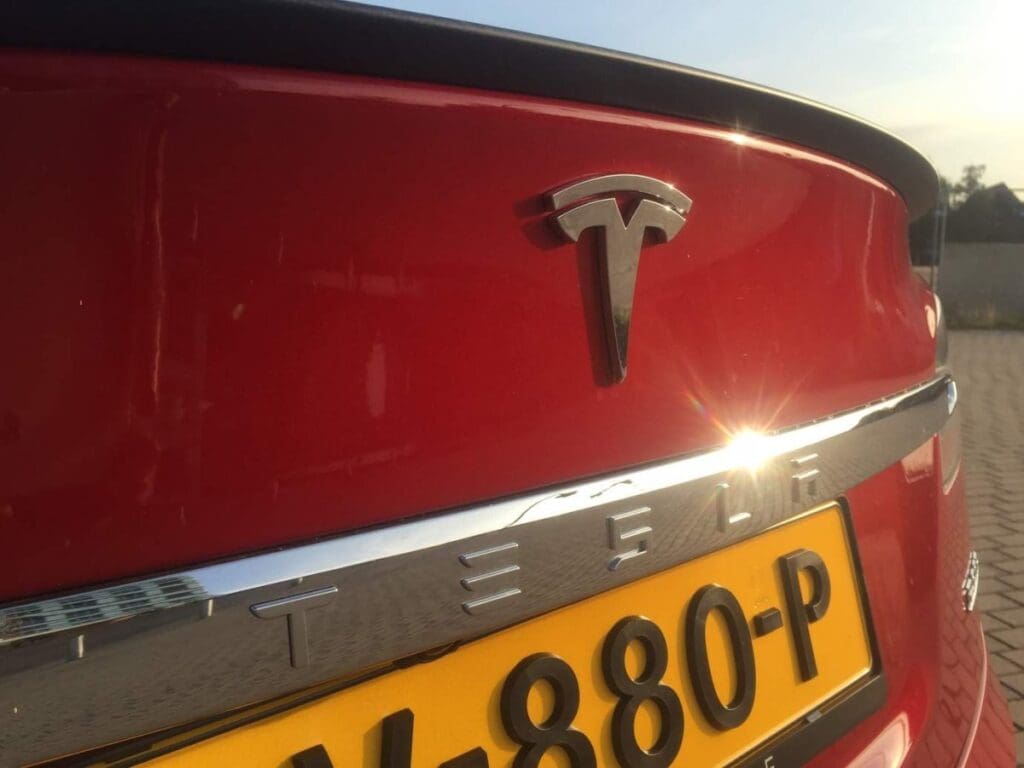 Manify Tesla1
