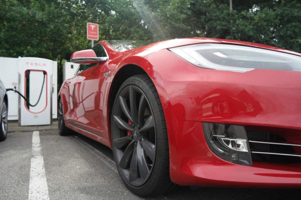 Tesla Model S P90D 9