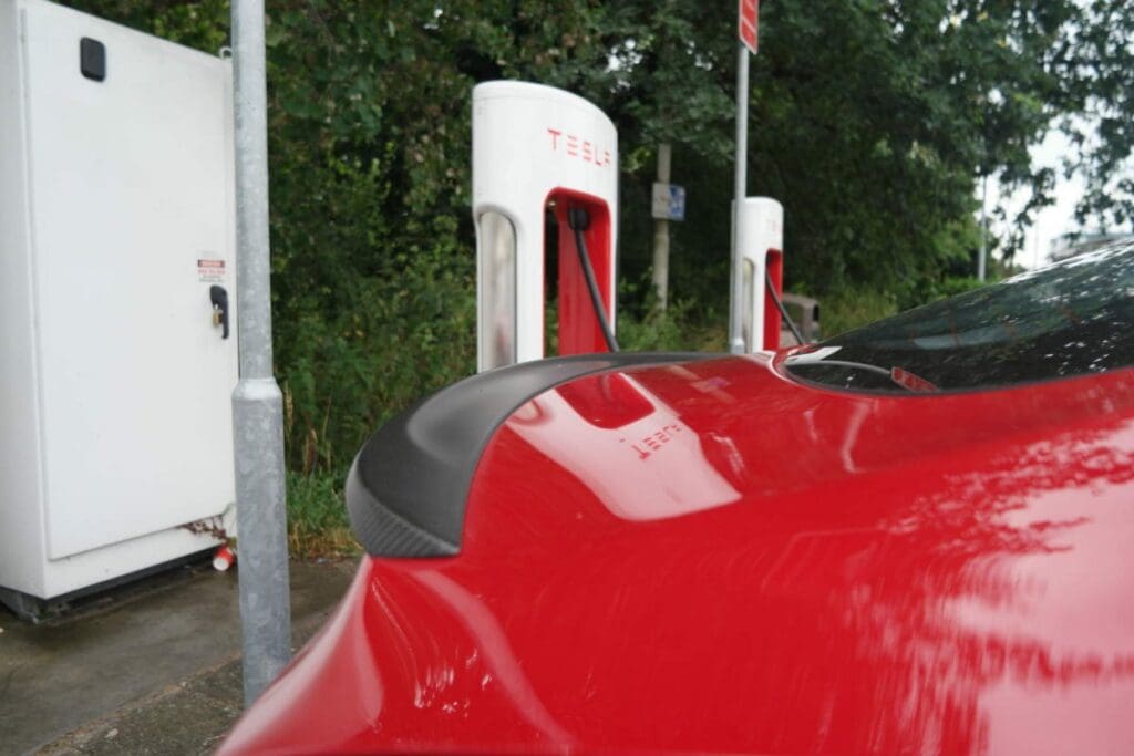 Tesla Model S P90D 10