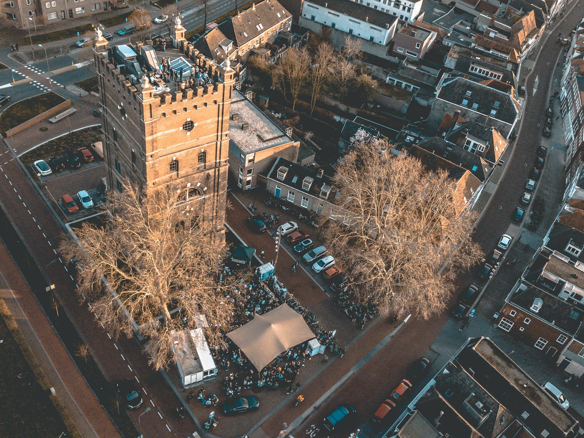 MANIFY: Out of office, Cafe Herman [22-03-2019]