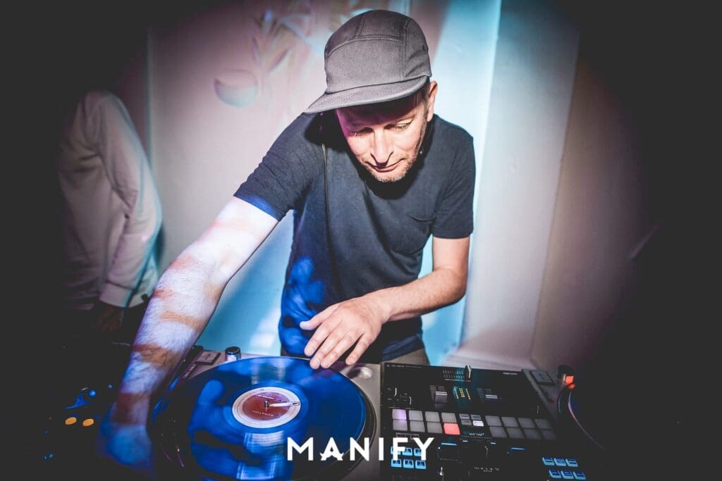, MANIFY: Out of office, Oude Rechtbank Eindhoven [19-04-2019]