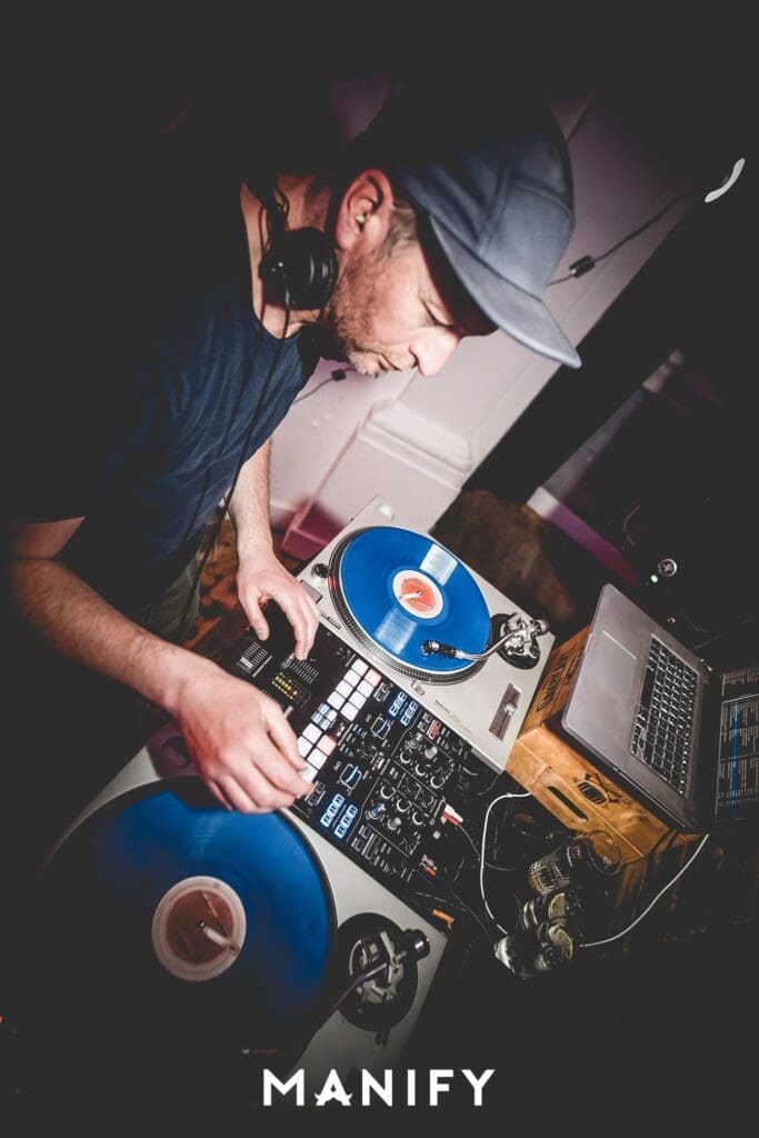 , MANIFY: Out of office, Oude Rechtbank Eindhoven [19-04-2019]