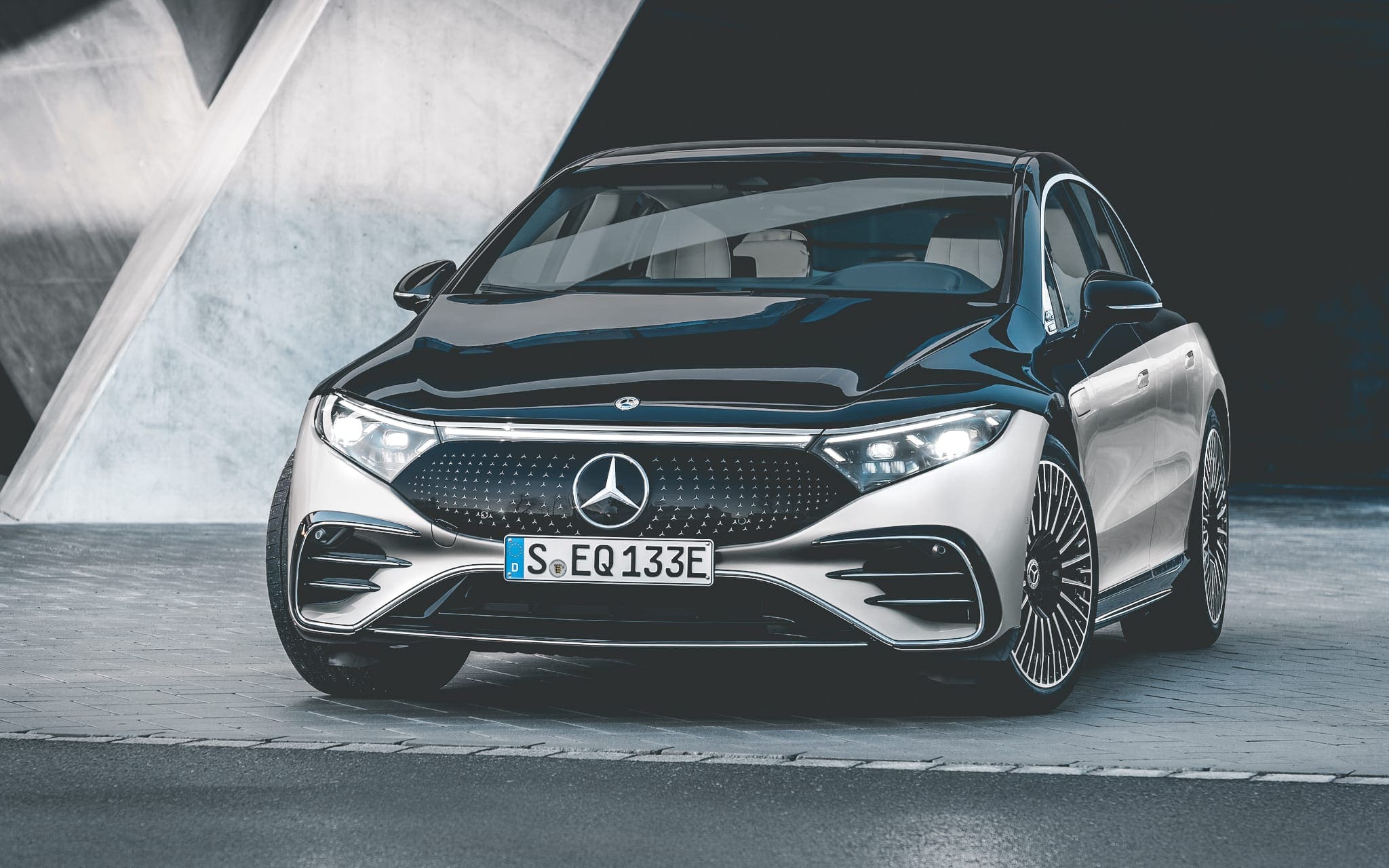 De strakke Mercedes EQS is uit de kunst qua design en specs