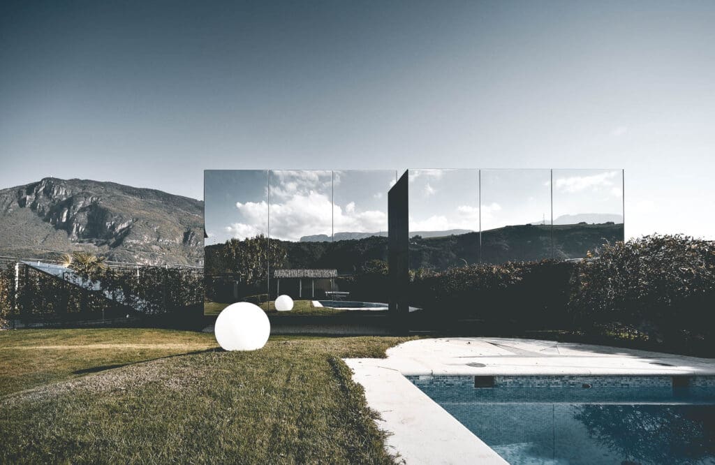 Airbnb Finds: glazen designvilla ademt Italiaanse klasse