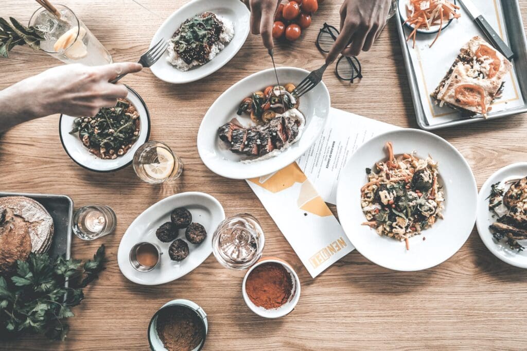 NENI is de Oost-Mediterraanse foodhotspot van Amsterdam