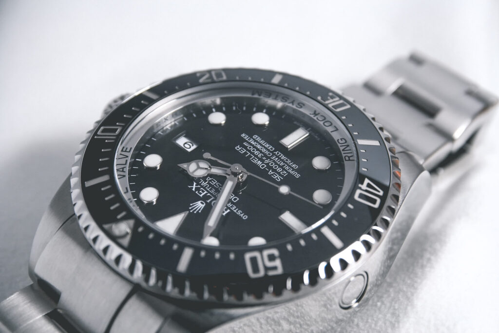 Dit is waarom nep Rolex-horloges zo echt lijken