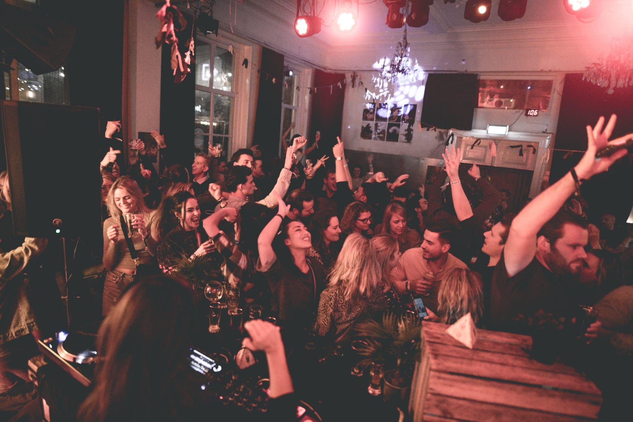 MANIFY: Out of office, Oude Rechtbank [23-11-2018]