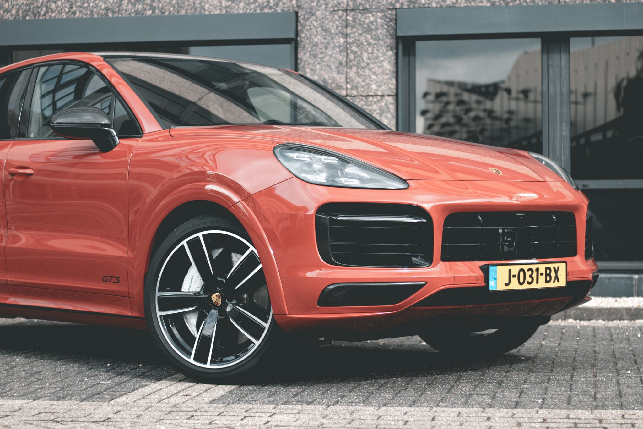 Welcome back V8: de Porsche Cayenne GTS Coupe