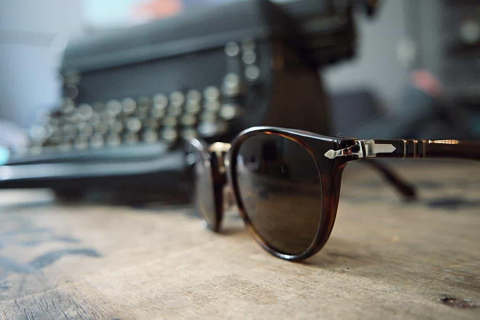 Persol-Typewriter_SunS082_4