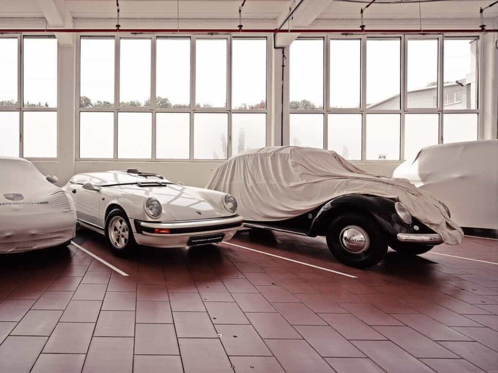 Een kijkje in Porsches geheime garage