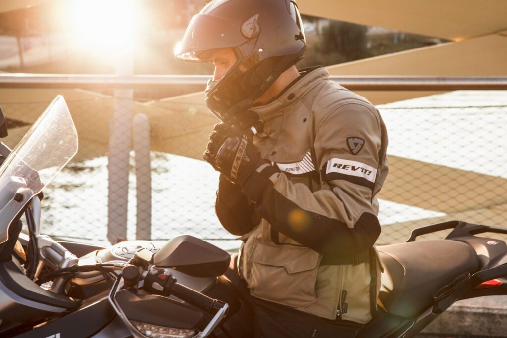 Defender Pro GTX: motorjas die de Sahara en de Russische toendra kan trotseren