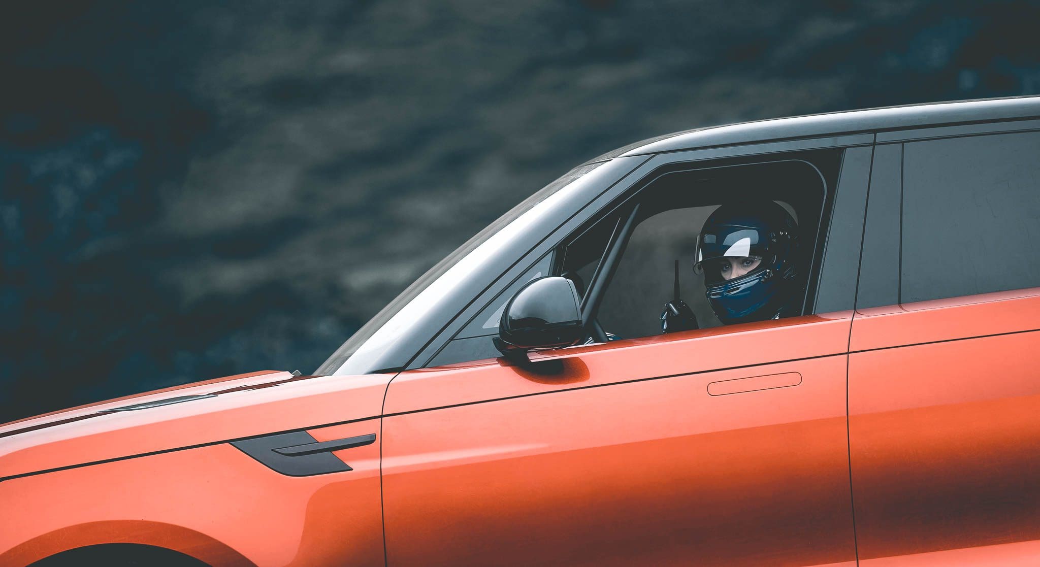 , Must-see: nieuwe Range Rover Sport beukt over IJslandse stuwdam heen