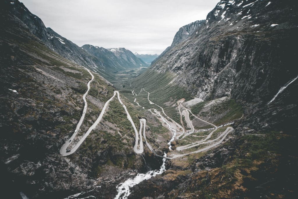 roadtrip door Noorwegen, Bucketlist-materiaal: meesterlijke foto&#8217;s van <strong>roadtripwalhalla Noorwegen</strong>