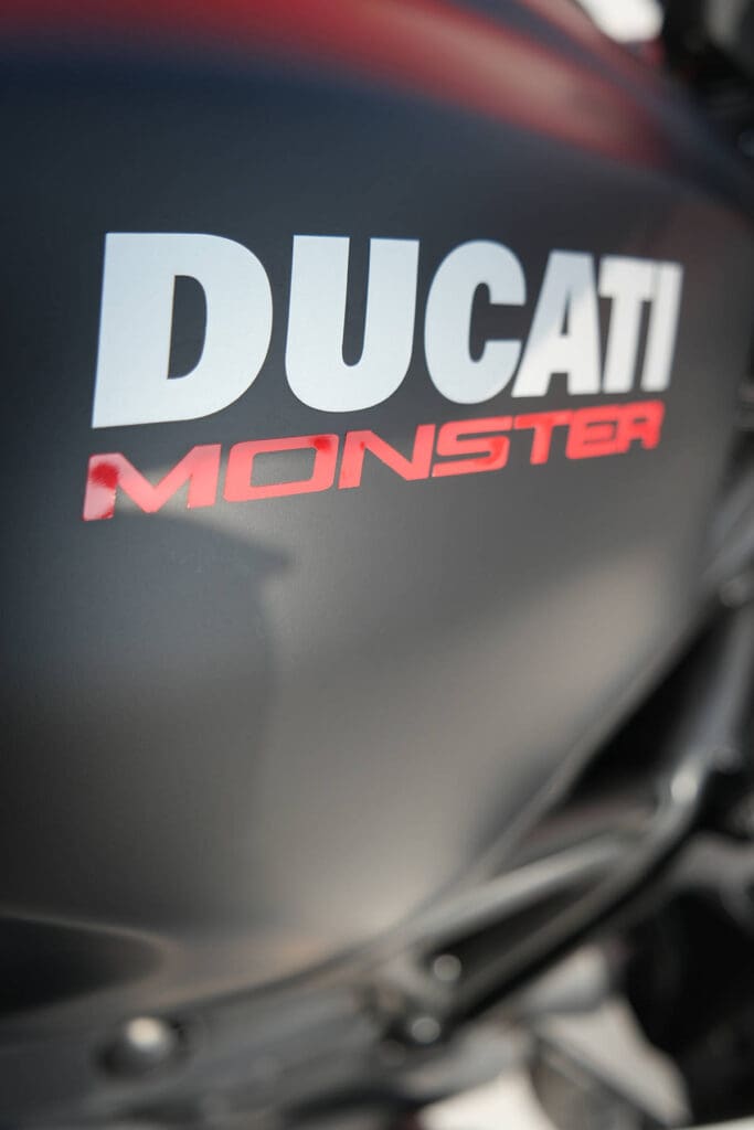Ducati Monster 821 16