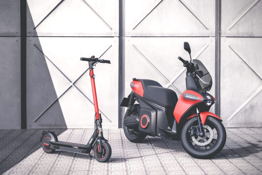 SEAT ziet nu ook iets in de e-scooter en stapt op