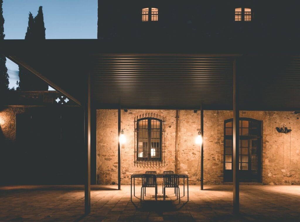 boerderij gerenoveerd, Vakantiehuisje gezocht? Check deze gerenoveerde boerderij in Catalonie