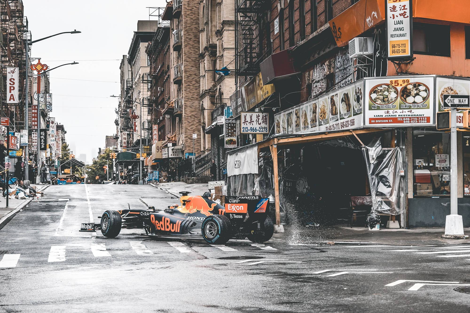 Perez maakt roadtrip van NYC naar Miami in zijn F1-wagen