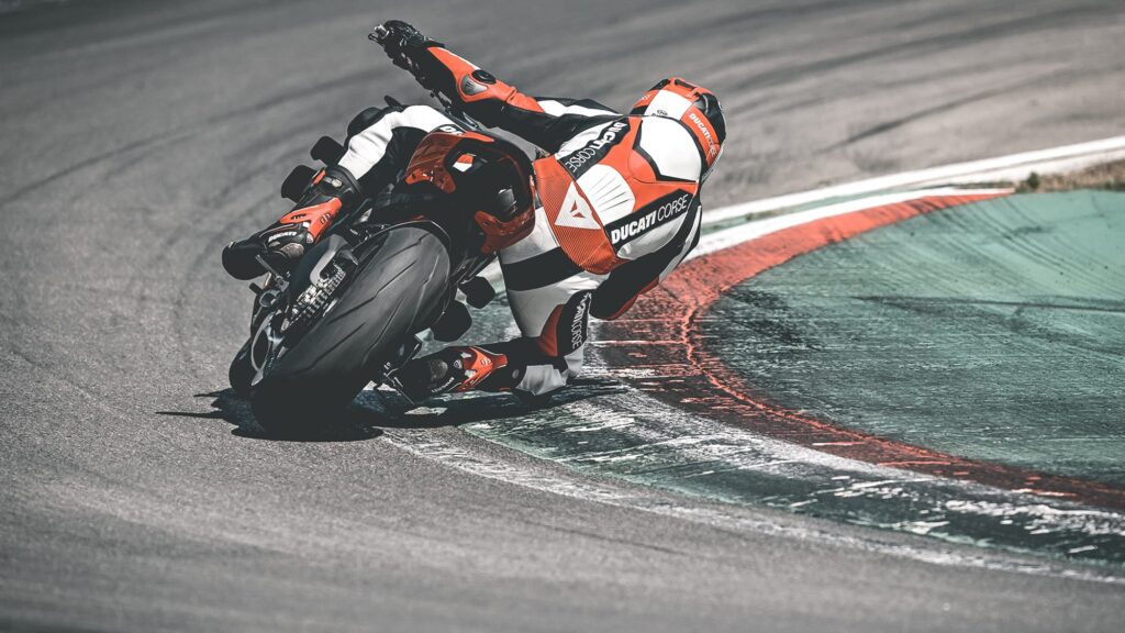 Ducati Streetfighter v4