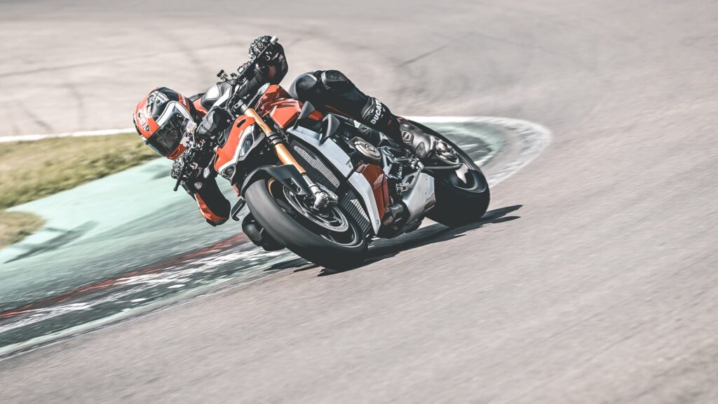 Ducati Streetfighter v4