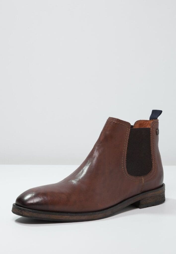 Chelsea boots 16