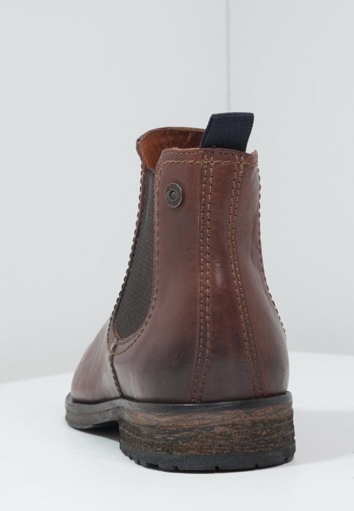Chelsea boots 17