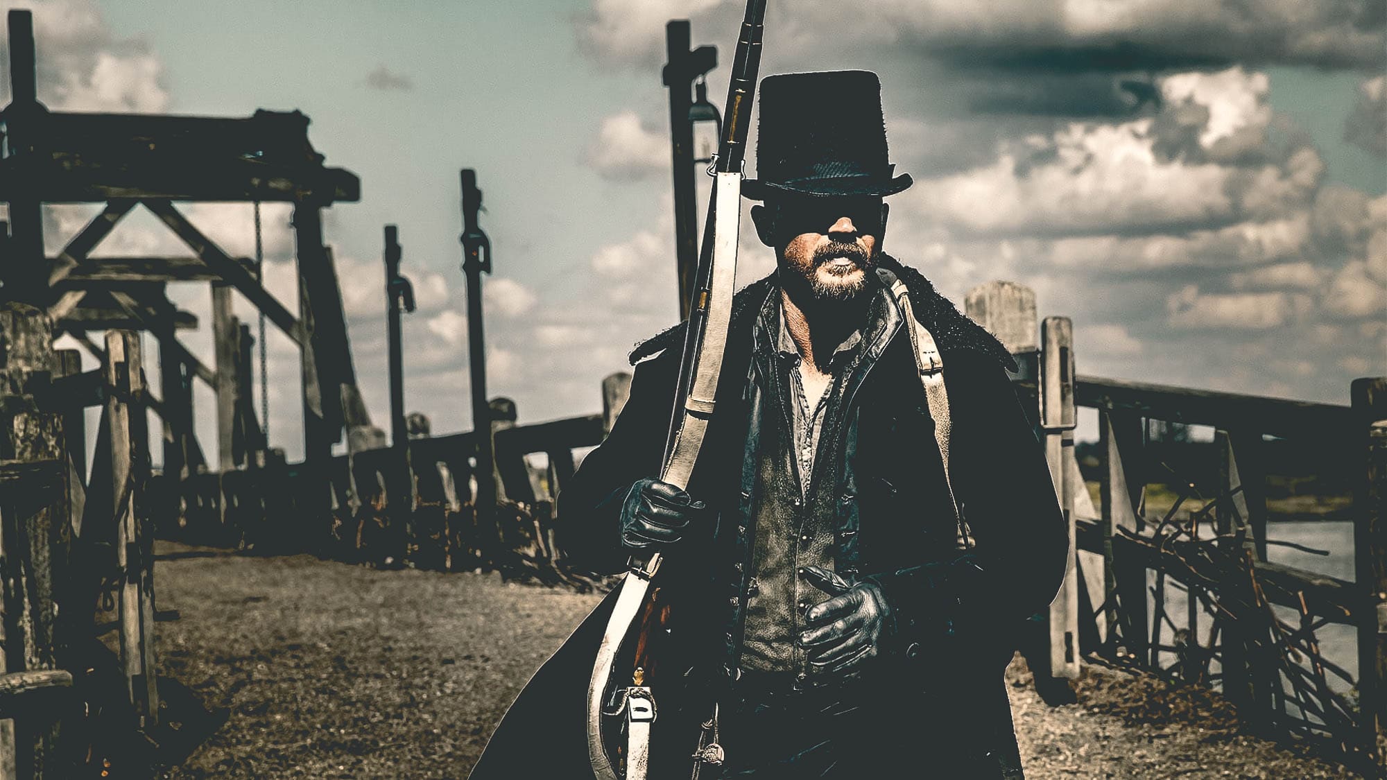 Eindbaas Tom Hardy komt met zijn serie Taboo naar Netflix