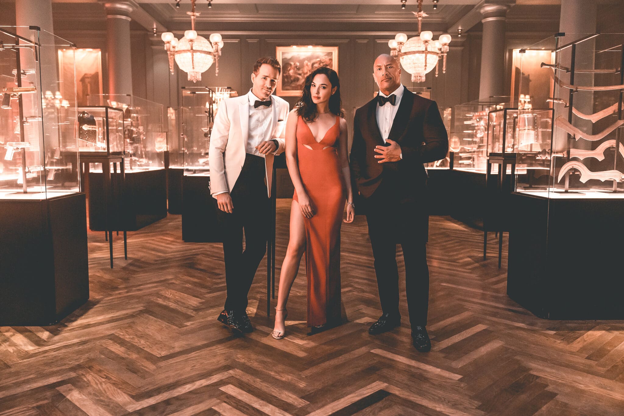 Hier is de trailer van Netflix’ duurste film ooit: Red Notice