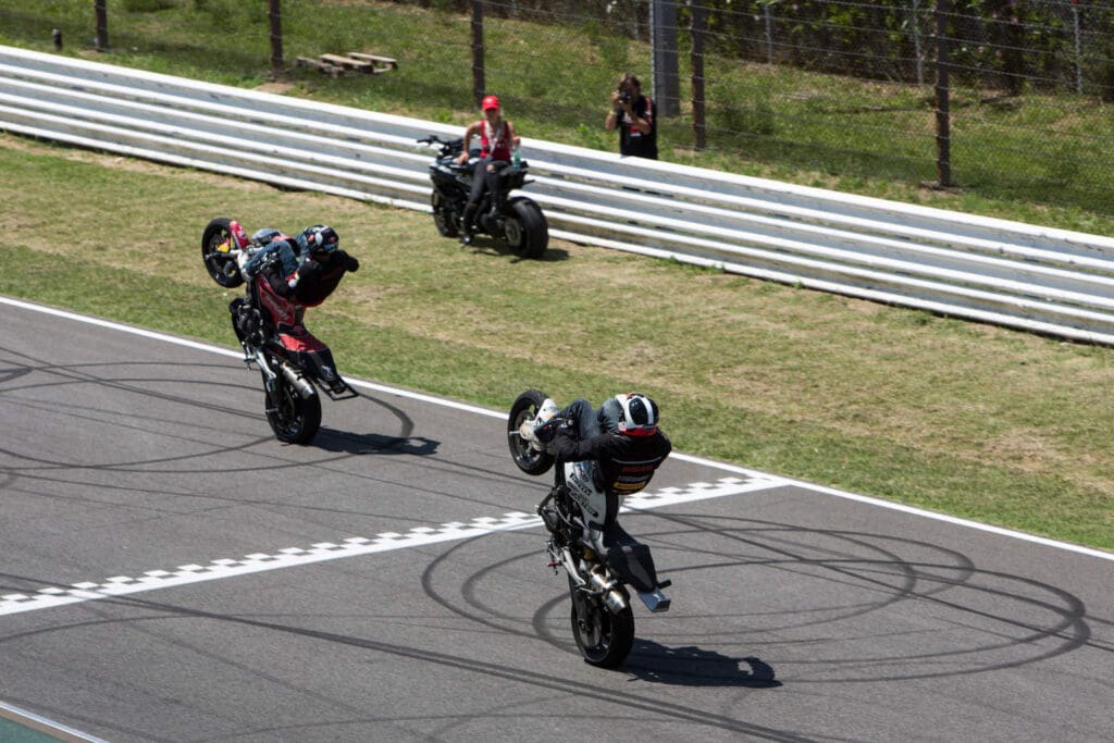 WDW16_184_track