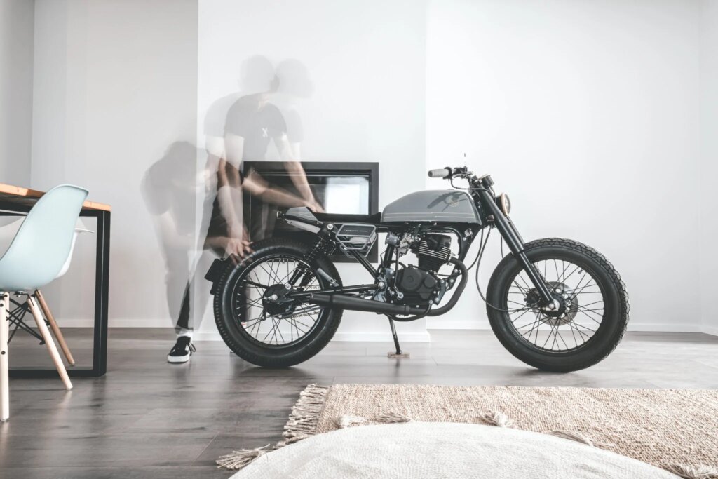 WKND Customs Honda CG125 - MANIFY
