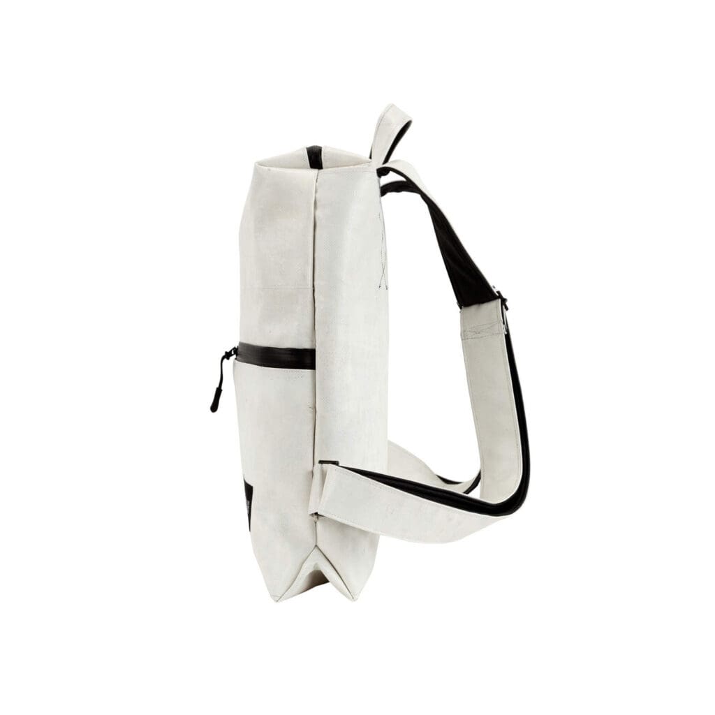 White-backpack-UNBEGUN-3