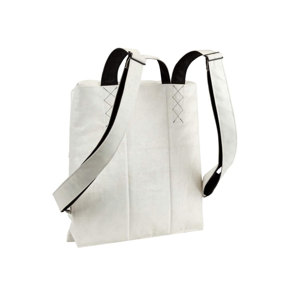 White-backpack-UNBEGUN-6