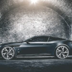 , Aston Martin dropt ultieme Bond-cars: Vantage en DBS Superleggera 007