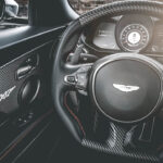 , Aston Martin dropt ultieme Bond-cars: Vantage en DBS Superleggera 007
