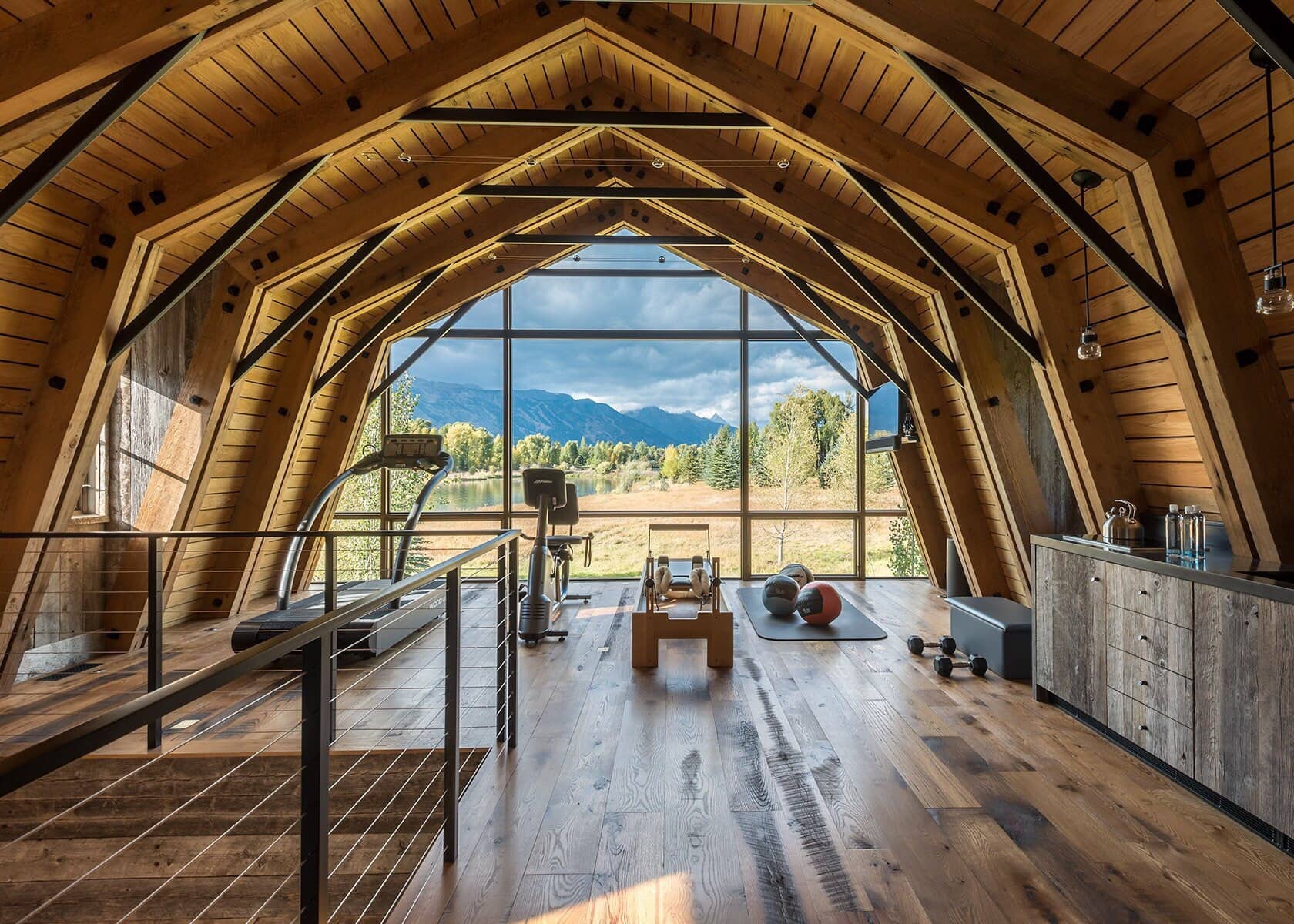 The Barn: een gym, showroom vol klassiekers en loft in een!