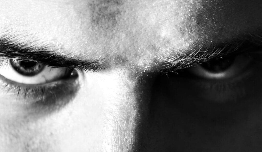 Onderzoek: vrouwen vinden mannen met een serieuze blik aantrekkelijker